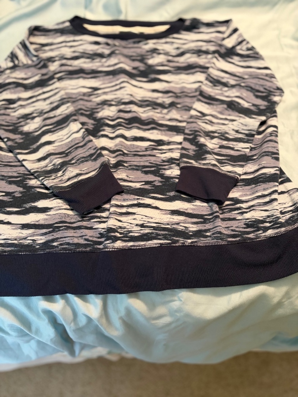 Sweatshirt - Picture 3 of 5